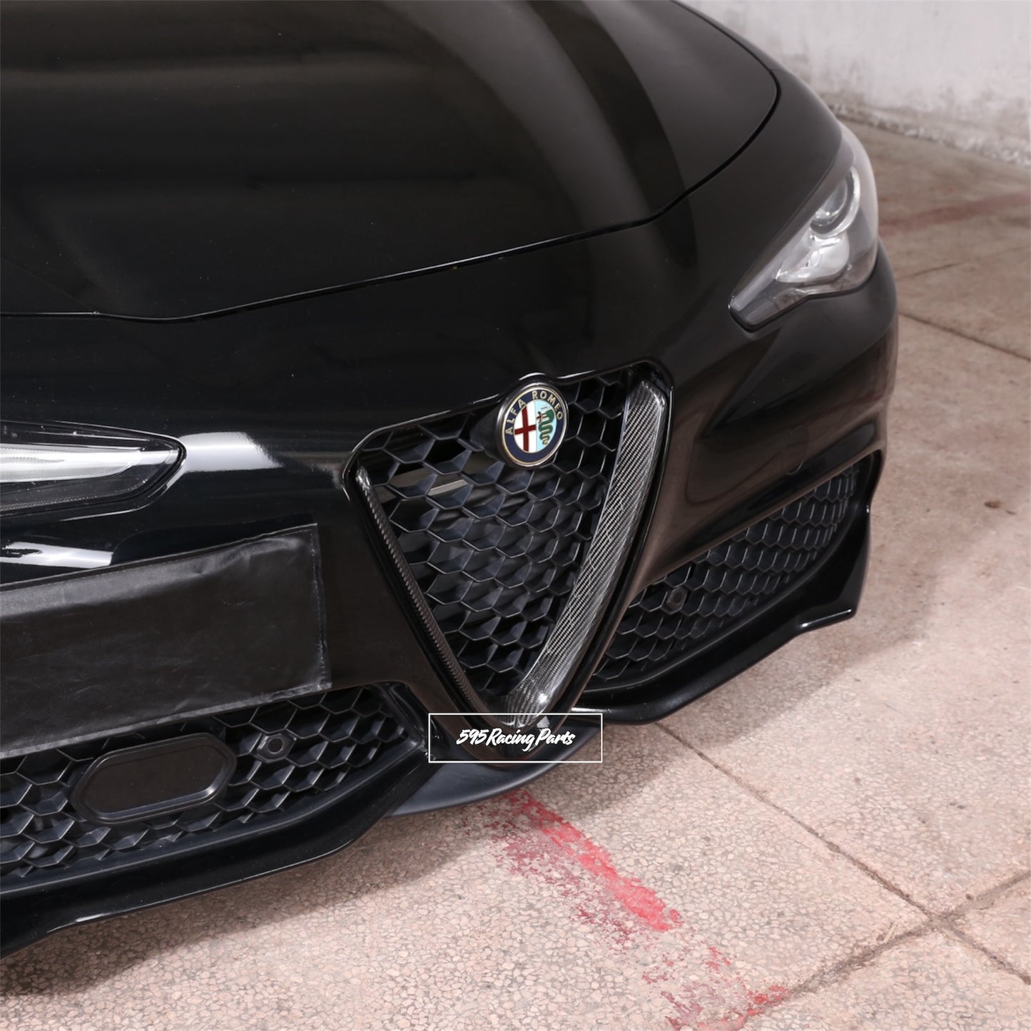 Front molding cover in REAL CARBON for Alfa Romeo Giulia 2017/2021