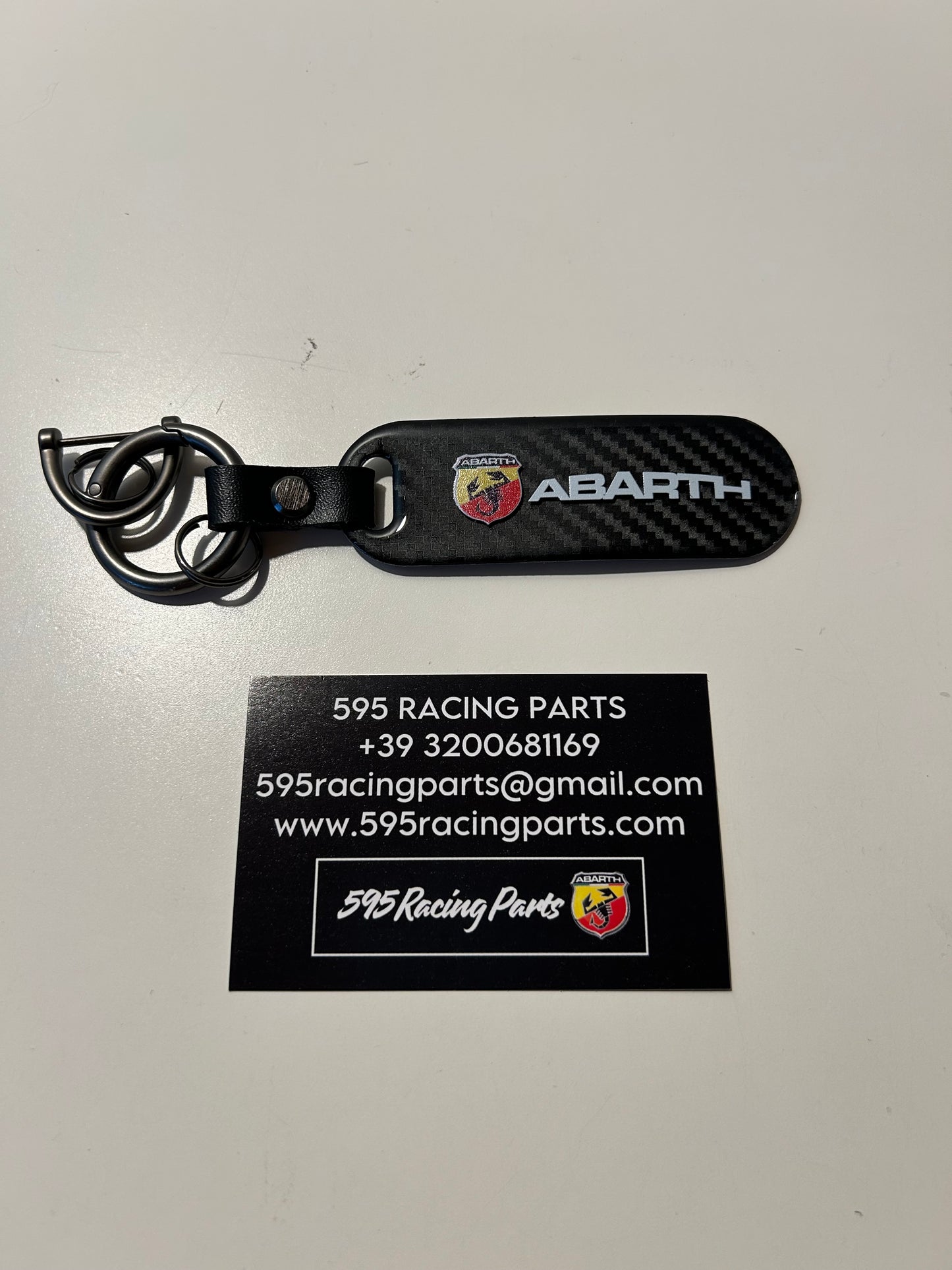 Portachiavi in carbonio resinato con logo Abarth