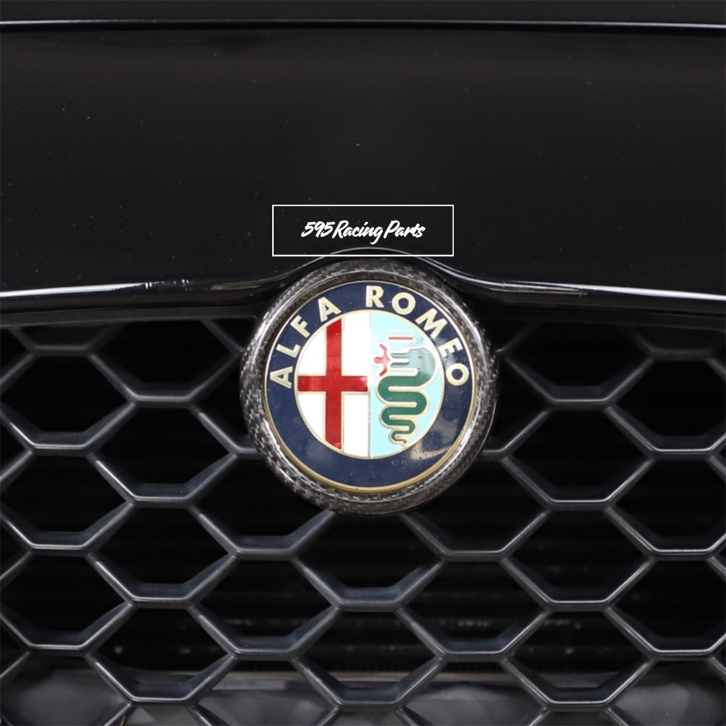 Front logo cover in REAL CARBON for Alfa Romeo Giulia - Stelvio 2017/2021