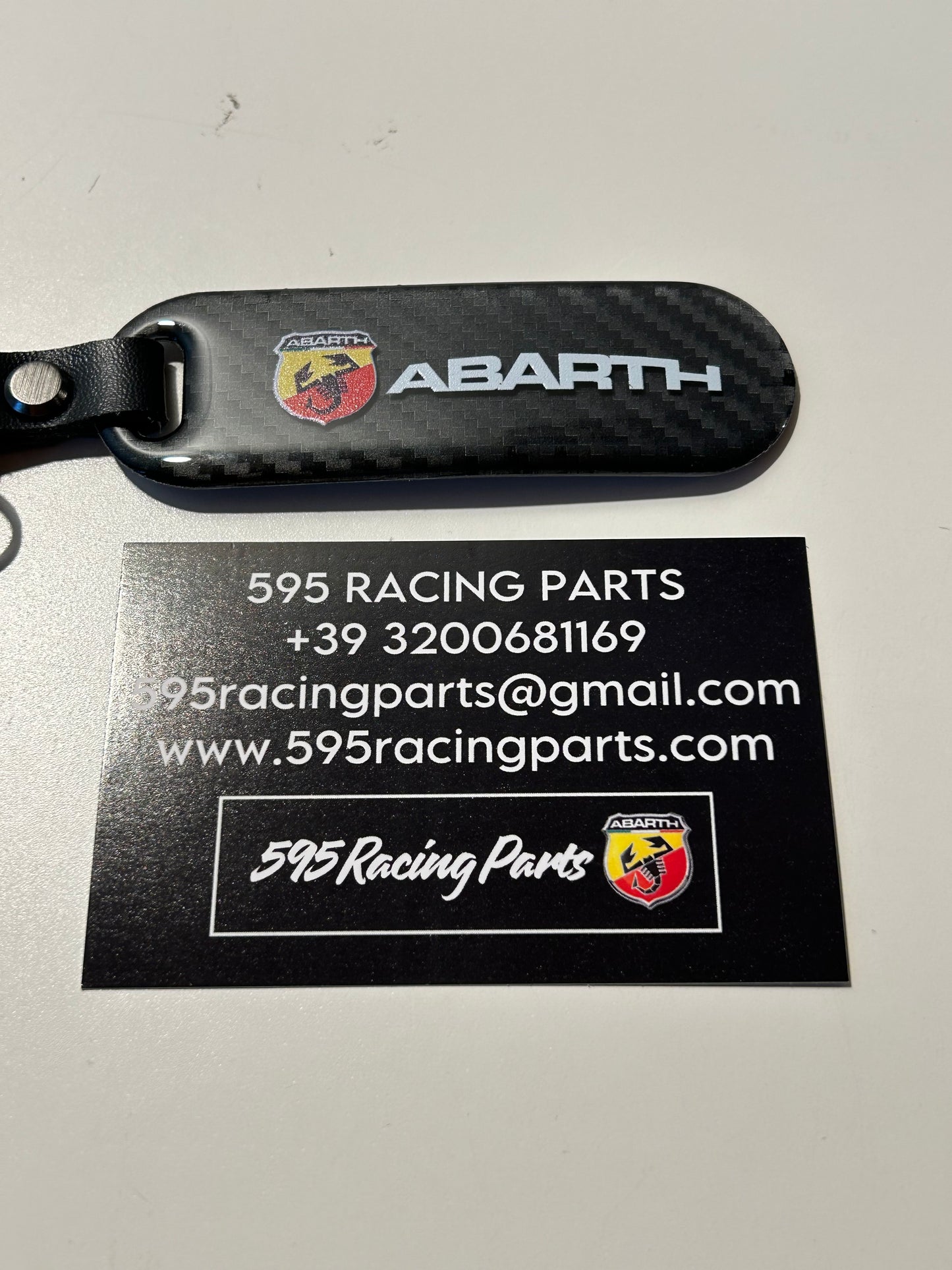 Portachiavi in carbonio resinato con logo Abarth