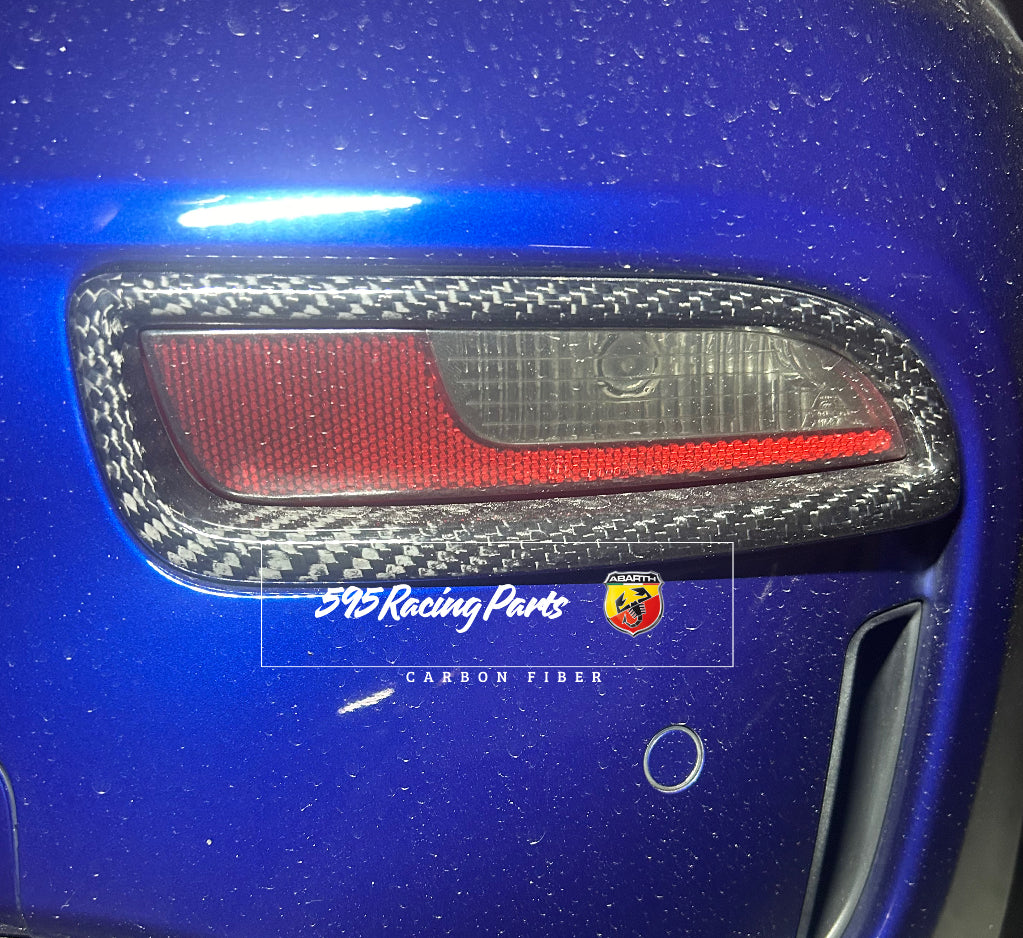 Coppia cover cornici fendinebbia posteriori in VERO CARBONIO per Abarth 500 - 595 - 695 Restyling